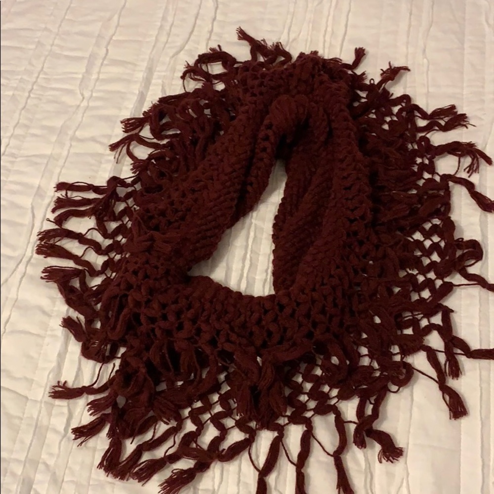 Maroon circle scarf